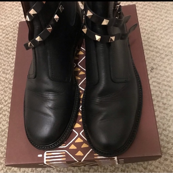 Valentino Rockstud ankle booties black leather
